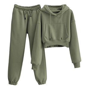 Ensemble de survêtement court pour femme avec logo personnalisé, pantalon de jogging boutonné, tenue tendance pour l'hiver, fabrication OEM, export Pakistan - Product Image 3