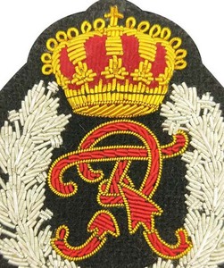 Insignias Bordadas de Alta Calidad y Tamaño Personalizado - Moda de Lujo Ecológica Hecha a Mano en Pakistán - Product Image 6