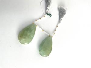 Perlas lisas de aguamarina verde natural, talladas en forma de pera, par de cuentas de piedras preciosas naturales para la elaboración de joyería fina. - Product Image 5