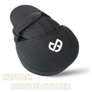 En gros OEM Palettes de frappe et de cible incurvées en cuir synthétique pour Muay Thai, Boxe, MMA, Sparring et Arts Martiaux - Product Image 6