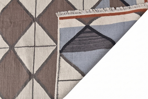 Tapis DECORDEC en laine tuftée à la main, motif losanges imbriqués, antidérapant, écologique, à poils moyens et épais, idéal pour les hôtels - Product Image 5