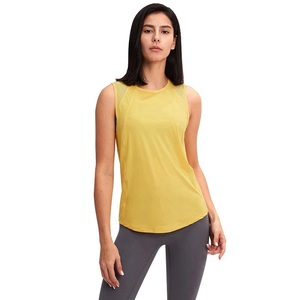 Camiseta sin mangas para mujer con diseño de malla y espalda con abertura tipo llave, control de temperatura, secado rápido, personalización completa de marca privada - Product Image 1