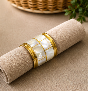 Anneau de serviette en laiton doré avec incrustation de nacre, 4,5 cm de large, style glamour, décoration de table de mariage - Product Image 2