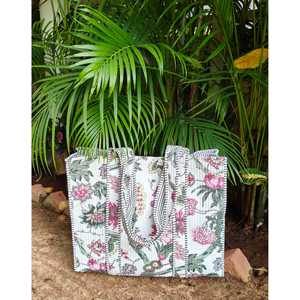 Sac fourre-tout matelassé pour femme, imprimé à la main en Inde, motif floral multicolore, idéal pour l'hiver et l'été, sac à bandoulière pour le shopping - Product Image 3