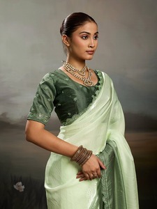 Sari Tradicional Verde de Seda, Sari Clásico de la Cultura India para Bodas y Celebraciones del Sur de la India, Disponible al Mejor Precio - Product Image 4