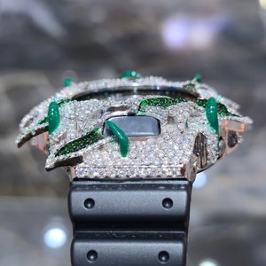 Montre numérique vintage Iced Luxe, boîtier en acier inoxydable incrusté de strass, cadran en cristal saphir, mouvement à quartz, couleur personnalisée - Product Image 2