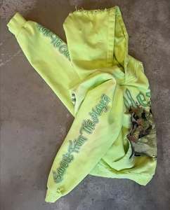 เสื้อฮู้ดดี้โอเวอร์ไซส์ผู้ชาย สไตล์วินเทจ ลุคขาดๆ แบบดิสเทรส พิมพ์ลายกราฟิกด้านหน้า ทรงครอป สตรีทแวร์ พรีเมียม - Product Image 2