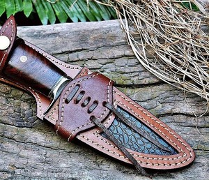 Cuchillo de caza hecho a mano con hoja de acero de Damasco, mango de madera y funda de cuero. Compatible con ODM. - Product Image 6