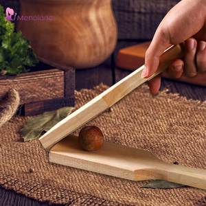 ที่คั้นน้ำมะนาวแบบดั้งเดิมทำจากไม้ ใช้มือบีบเพื่อคั้นน้ำได้มากที่สุดจากมะนาว มะกรูด และส้มขนาดเล็ก - Product Image 2