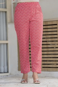 Red Printed Straight <b>Kurta</b> Set with Dupatta & 2 Side Pockets | <b>Women</b> Cotton Ethnic Wear Suit - Product Image 4
