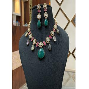 Magnifique ensemble collier et boucles d'oreilles en moissanite plaqué or de qualité supérieure, fait main, style Kundan, bijoux tendance pour femmes, idéal pour fiançailles et mariage - Product Image 1