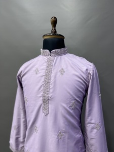 Kurta de Seda Lavanda para Hombre con Bordado, Corte Regular, Largo hasta la Rodilla, Estilo Tradicional Indio Pakistaní, para Fiestas, Bodas y Uso Casual - Product Image 4
