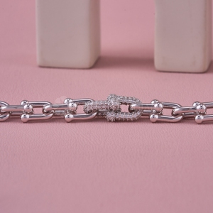 Brazalete de diamantes de diseño premium creados en laboratorio en oro macizo de 10K, 14K y 18K, pulseras y brazaletes de diamantes de proveedor y fabricante indio. - Product Image 2