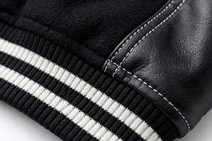 Blouson universitaire imperméable noir et blanc à blocs de couleur, brodé, style urbain, avec fermeture éclair frontale, logo et col montant, style baseball - Product Image 4