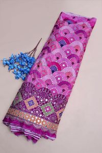 Tissu imprimé géométrique miroir violet rose avec bordure épaisse pour la confection de robes Kurti, vêtements ethniques de créateur - Product Image 5