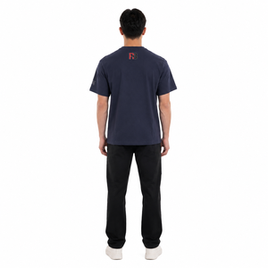 Camiseta de algodón para hombre, azul marino, con estampado de ondas, manga corta, cuello redondo, corte regular, tejido jersey, diseño serigrafiado. - Product Image 2
