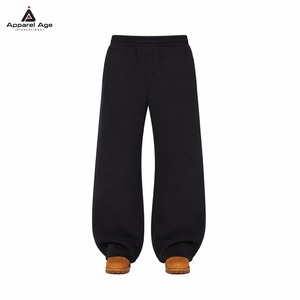 Ensemble survêtement homme personnalisé avec logo, 100% coton 450 g/m², comprenant un sweat à capuche zippé ample et court et un pantalon de survêtement coupe décontractée - Product Image 6