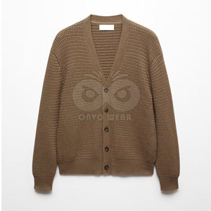 Pull cardigan classique en tricot pour homme, boutonné devant, manches longues, design décontracté, doux et confortable, à porter au quotidien - Product Image 5