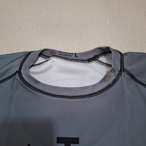 เสื้อรัดกล้ามเนื้อสำหรับผู้ใหญ่แบบสั่งทำพิเศษสำหรับ MMA  แบบซับลิเมชั่น  สำหรับการฝึกซ้อมและการต่อสู้  ผลิตจากผ้าสแปนเด็กซ์/โพลีเอสเตอร์ที่เป็นมิตรกับสิ่งแวดล้อม - Product Image 5