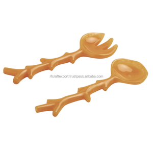 Serveurs à salade en polyrésine aqua poli moderne haut de gamme outil de remuage vert menthe artisanal avec motif tourbillon pour les mariages à la maison - Product Image 6