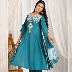 ชุดคุร์ตะทรงเอไลน์ปักลายสีเขียวทะเล พร้อมผ้าคลุมไหล่แบบ Bandhej - Product Image 1