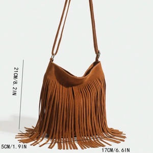 กระเป๋าสะพายข้างทรงถังแบบมีพู่หนังกลับสไตล์วินเทจโบโฮ - Product Image 6