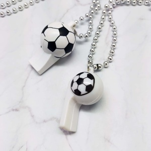 Colliers sifflets de football avec design de ballon - Accessoires parfaits pour les fêtes de match - Product Image 6