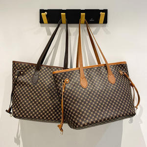 Bolso Tote con Patrón Distintivo para Mujer, de Cuero Genuino, para Uso Diario, de Hombro y Cruzado - Product Image 4