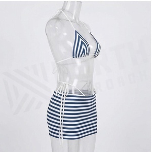 Ensemble bikini rayé pour femmes avec bas de maillot à cordon de serrage, maillot de bain deux pièces à encolure croisée, tenue de plage - Product Image 3