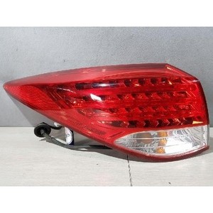 Luz trasera izquierda usada i40 924013Z010 - Product Image 1