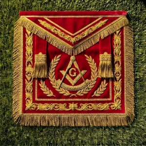 Tablier de Franc-Maçon de Luxe en Velours Rouge avec Compas Carré Brodé Or en Cuir, Bordure à Franges G, Classique, à Coudre, 3D Personnalisable - Product Image 1