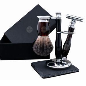 Kit de rasage pour homme Lincoln 5 pièces avec brosse en poils de blaireau noir et rasoir exclusif à 3 lames - Product Image 3