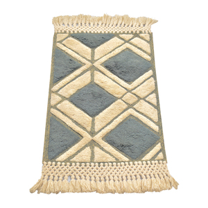 Tapis de prière en laine gris crème géométrique moderne - Janamaz bohème avec franges en macramé - Product Image 5