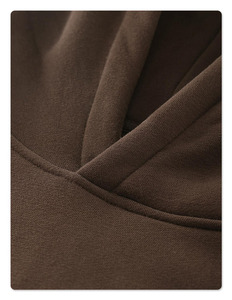 Sweat-shirt à capuche marron zippé avec logo WYS blanc et motifs étoiles, coupe classique pour homme, idéal pour l'automne et en promotion en ligne - Product Image 5