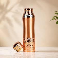 Botella de Cobre Martillado Clásica de Diseño con Tapa Antiderrames, Capacidad de 1 Litro para Uso en Exteriores - Product Image 2