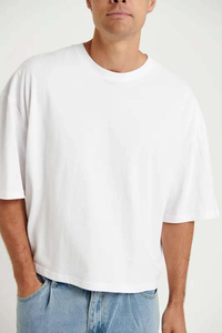 Camiseta de Corte Cuadrado de Primera Calidad para Hombre, Top Corto Moderno, Ropa Urbana, Logotipo Personalizado, Cuello Redondo, Lisa, Precio Económico - Product Image 3