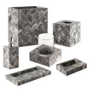 Ensemble d'accessoires de salle de bain en nacre de qualité supérieure, parfait pour une organisation élégante de la salle de bain avec texture naturelle de coquillage - Product Image 3