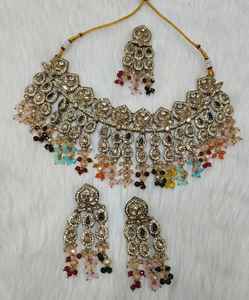 Magnifique ensemble de collier de mariée traditionnel indien en laiton poli au design le plus récent, Maang Tikka, pour mariages et cadeaux festifs - Product Image 5