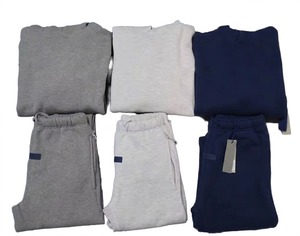 Ensemble de survêtement d'hiver pour homme : pantalon de jogging tricoté, sweat à capuche et pull - Product Image 1