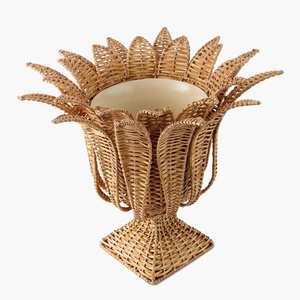Urna de ratán y pedestal, florero y maceta de ratán hechos en Vietnam con diseño floral a precio de mayorista - Product Image 2