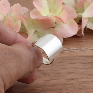 Bague de mariage classique personnalisée en argent sterling 925, fine, minimaliste, empilable, pour femme, vente en gros - Product Image 3