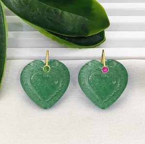Colgante de Cuarzo Verde Fresa en Forma de Corazón de 20mm al por Mayor - Proveedor de Joyería con Dijes de Corazón Bañados en Oro - Product Image 1