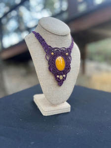 Collar con Colgante de Perla de Agua Dulce Plateada en Platino Morado Hecho a Mano, Joyería Bohemia Tribal con Cordón Ajustable - Product Image 2