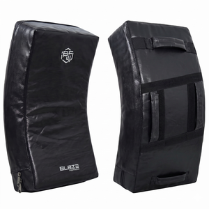 แผ่นรองเตะมวยไทย BLAZE FIGHT WEAR แบบโค้ง สำหรับ MMA แผ่นป้องกันการตี ต่ำมวยไทย เทควันโด มวยสากล หนังแท้ ทนทาน - Product Image 1