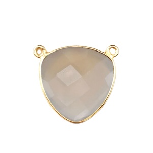 Collier pendentif DIY en chalcédoine grise facettée trilobée à double attache, plaqué or, vente en gros - Product Image 1