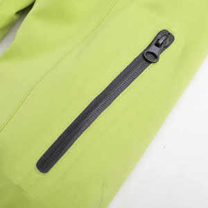 Chaqueta Softshell Impermeable y Transpirable de Alta Calidad para Mujer, Diseño Personalizado, con Capucha, Cálida para Invierno, Ecológica y de Secado Rápido - Product Image 4