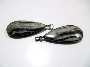 Colgante con Conector de Ágata Cebra Natural en Forma de Pera Briolette Facetada, 22x45 mm, Gema Única y Rara con Engaste en Bisel - Product Image 4
