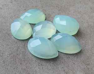 พลอยแคลเซโดนีธรรมชาติทรงลูกแพร์แบบคาโบชอง ตัดแบบเช็คเกอร์ ขนาดมาตรฐาน สำหรับทำเครื่องประดับ - Product Image 3