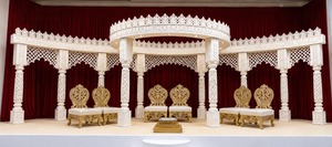 Nouvel Arrivage : Grand Mandap de Mariage Thème Rajwada, en Fibre de Verre pour Intérieur, Style Temple Indien du Sud, pour Cérémonie de Mariage Haut de Gamme - Product Image 3