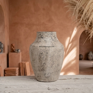 Vase en terre cuite rustique Orivase, pot de table en argile, vase artisanal en terre cuite, urne décorative en céramique, 18x33cm - Product Image 3